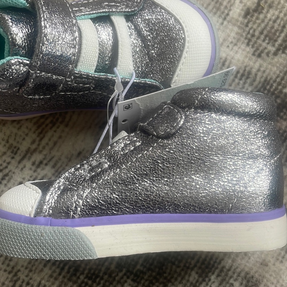Baby Toddler Girl’s size 6 See Kai Run Basics Belmont Sneakers - Silver - Picture 2 of 7